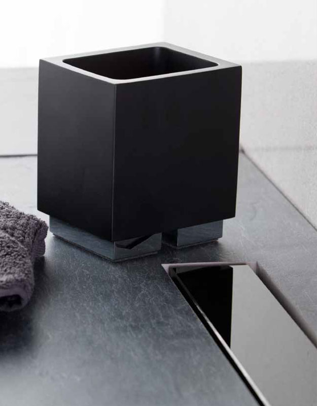Confluo-frameless-black-glass_2